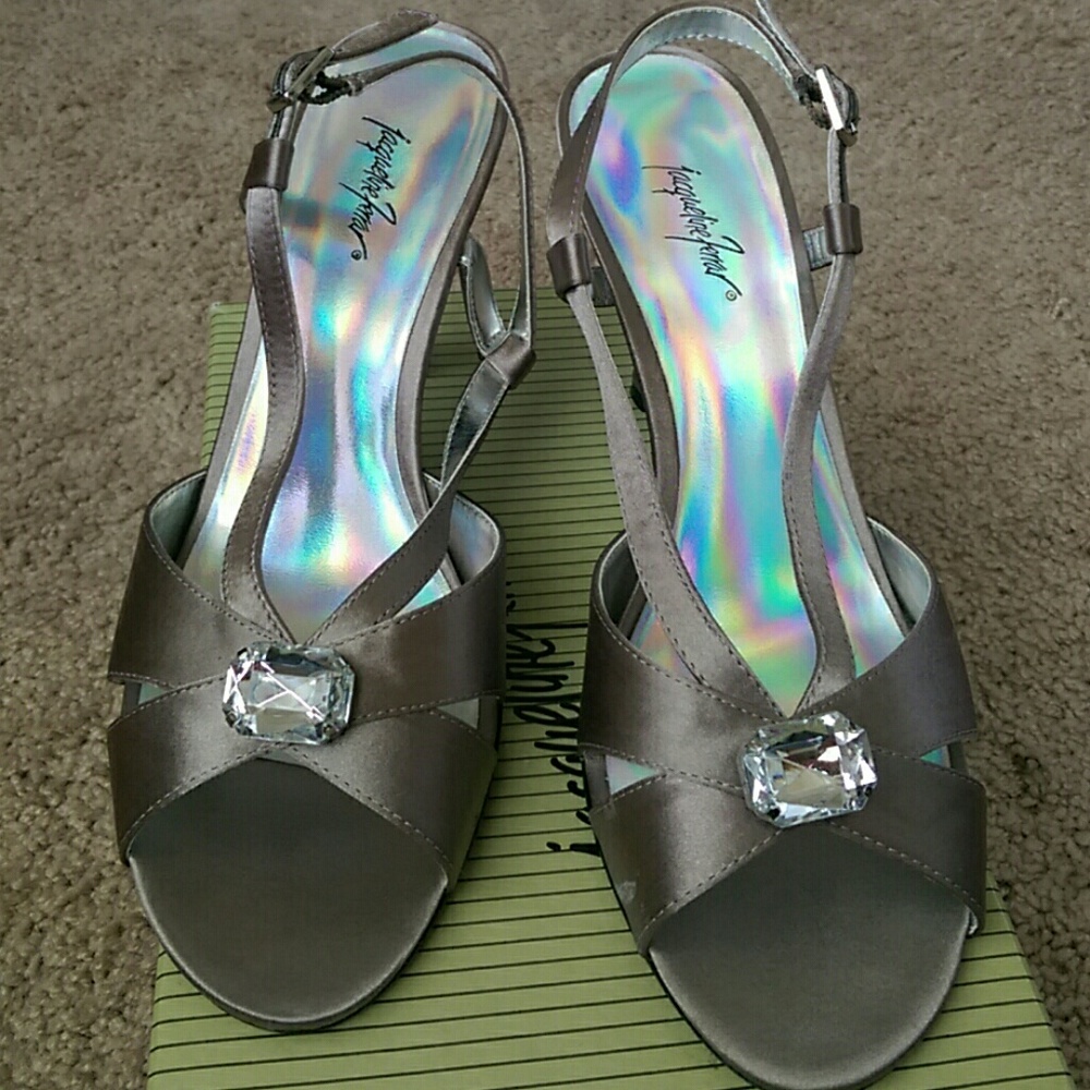 Silver/beige shoes