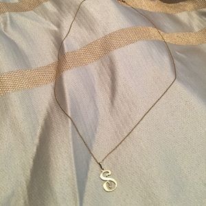 Gold "S" pendant necklace