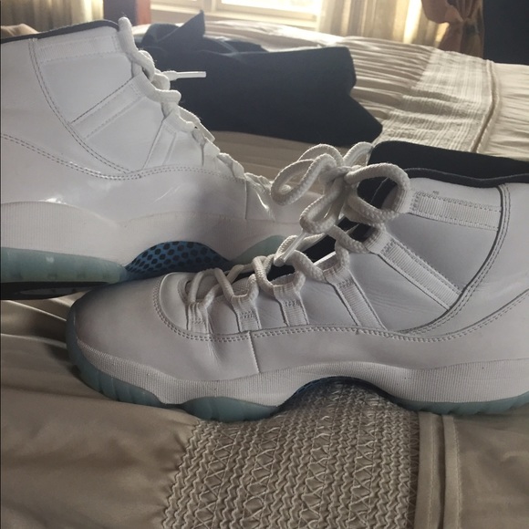 Columbia Blue Retro 11 Jordans - Picture 3 of 5