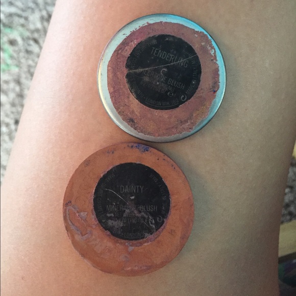 2 depotted authentic MAC blushes - Picture 2 of 2