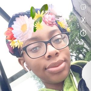 Meet your Posher, Olivia