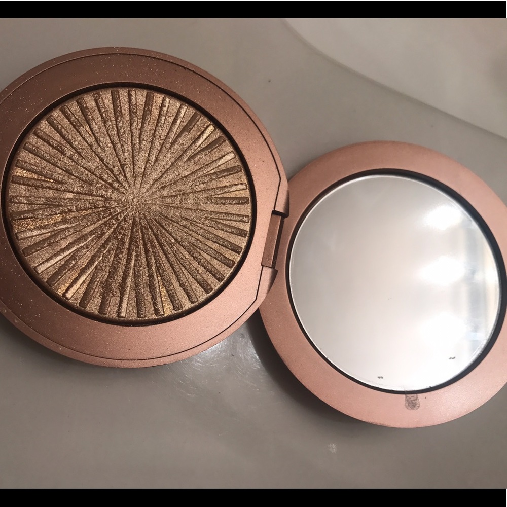 Estée Lauder Heat Wave Highlighter