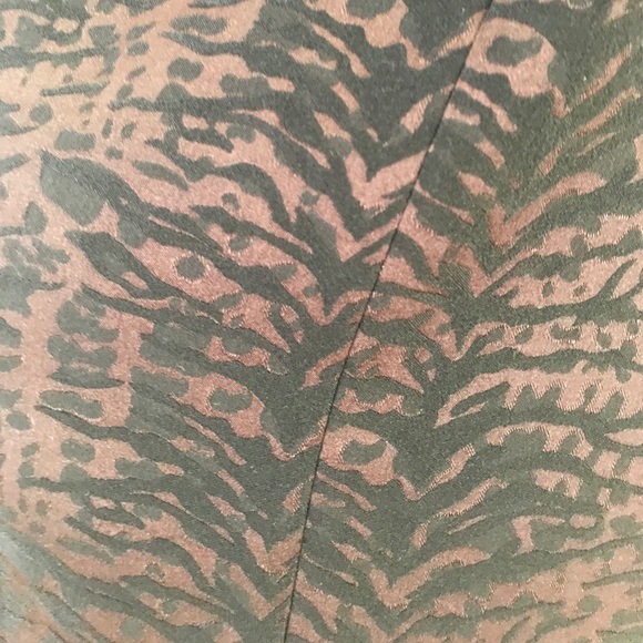 ❗️SOLD❗️🐯NWOT Maggie London cocktail dress - Picture 4 of 6