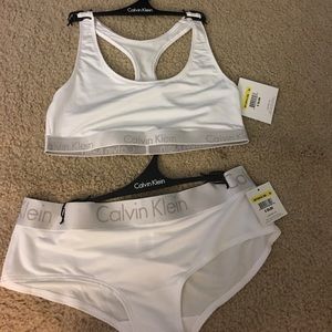 NWT Calvin Klein set