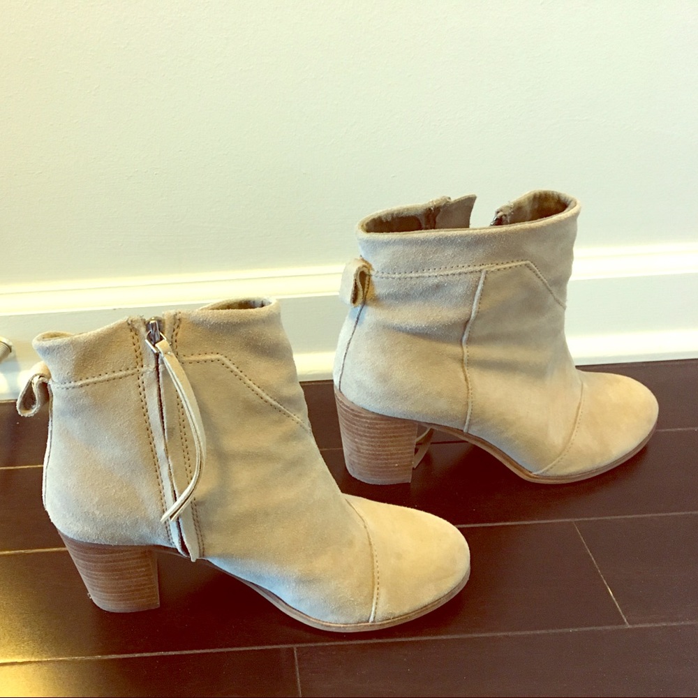 Like new! Toms tan bootie