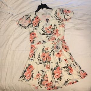 Abercrombie and Fitch Spring Dress 💐