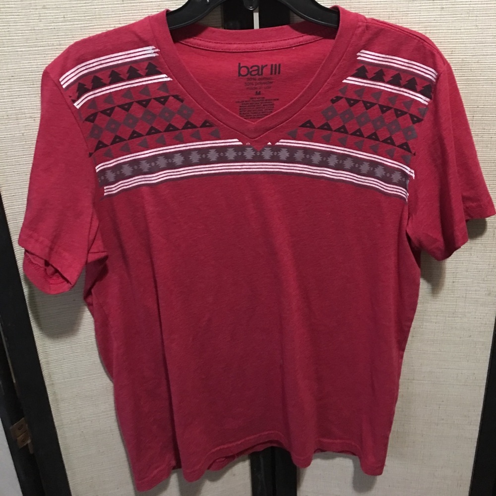 Tribal Designed V Neck Tee M