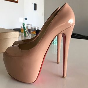 Christian Louboutin nude Highness 39.5