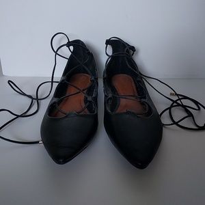 Old Navy lace up point toe flats size 9 black