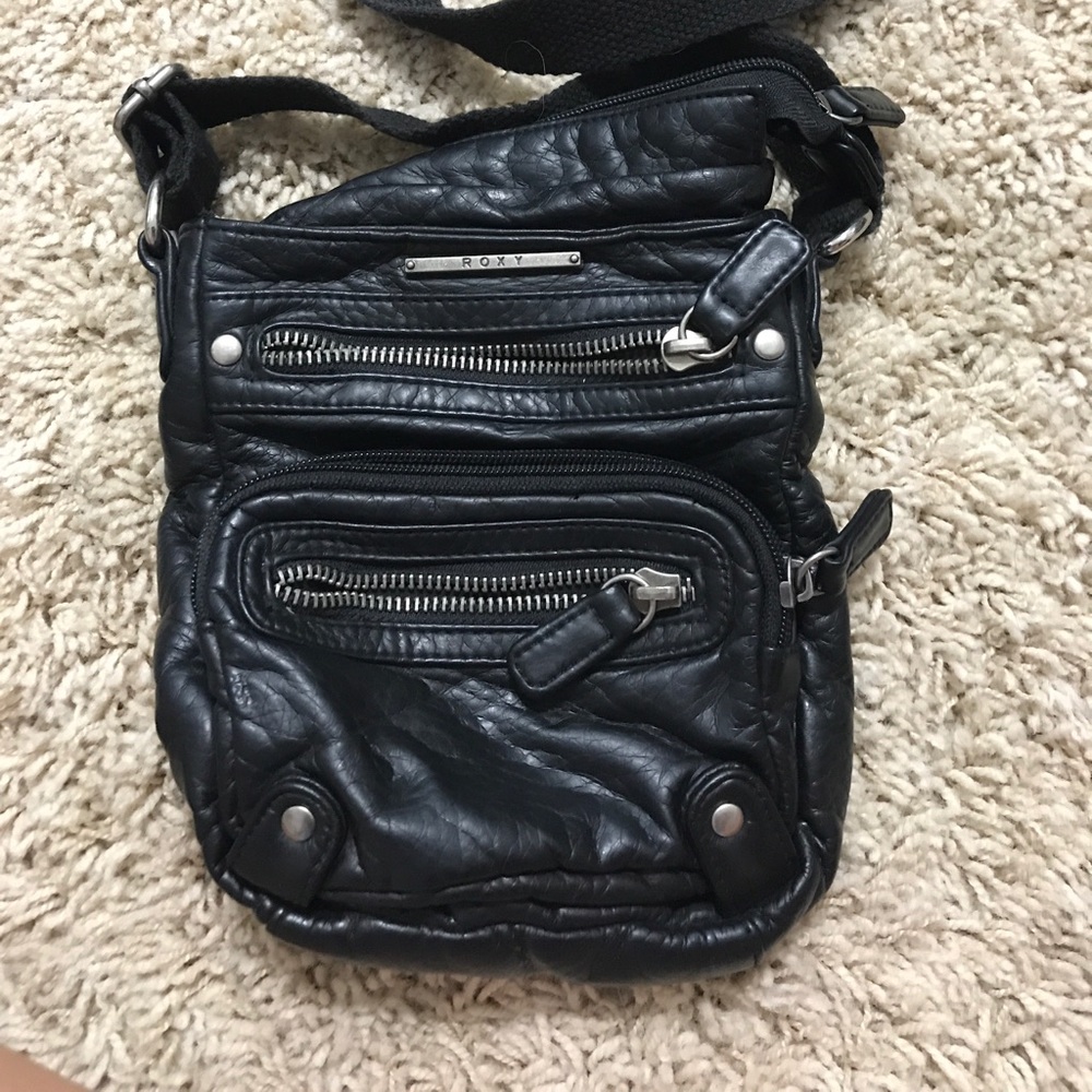 Black roxy purse