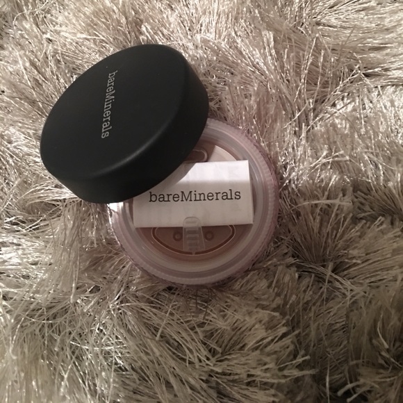 Bare minerals bronzer. - Picture 1 of 3