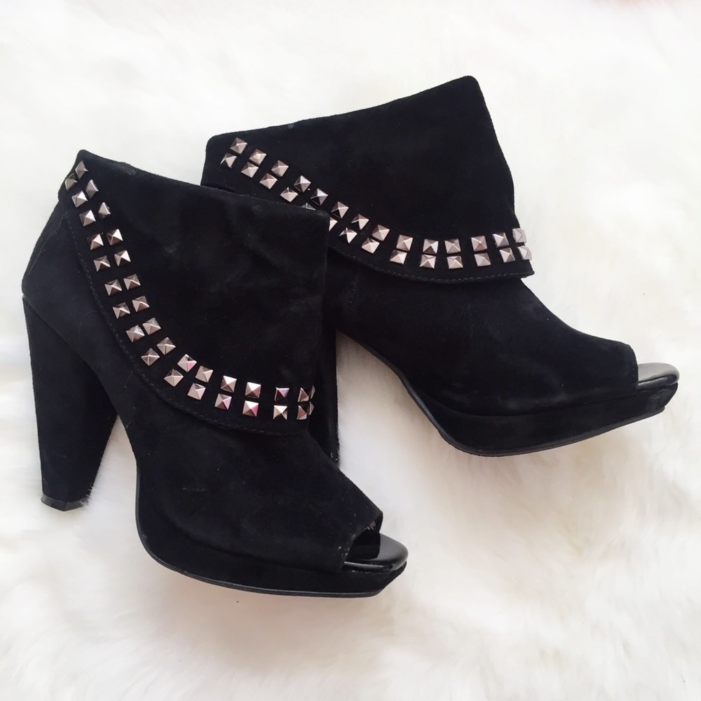 Kenneth Cole Suede peep toe studded booties