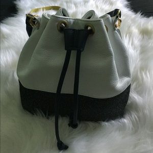 Laudi Vidni Bucket Bag