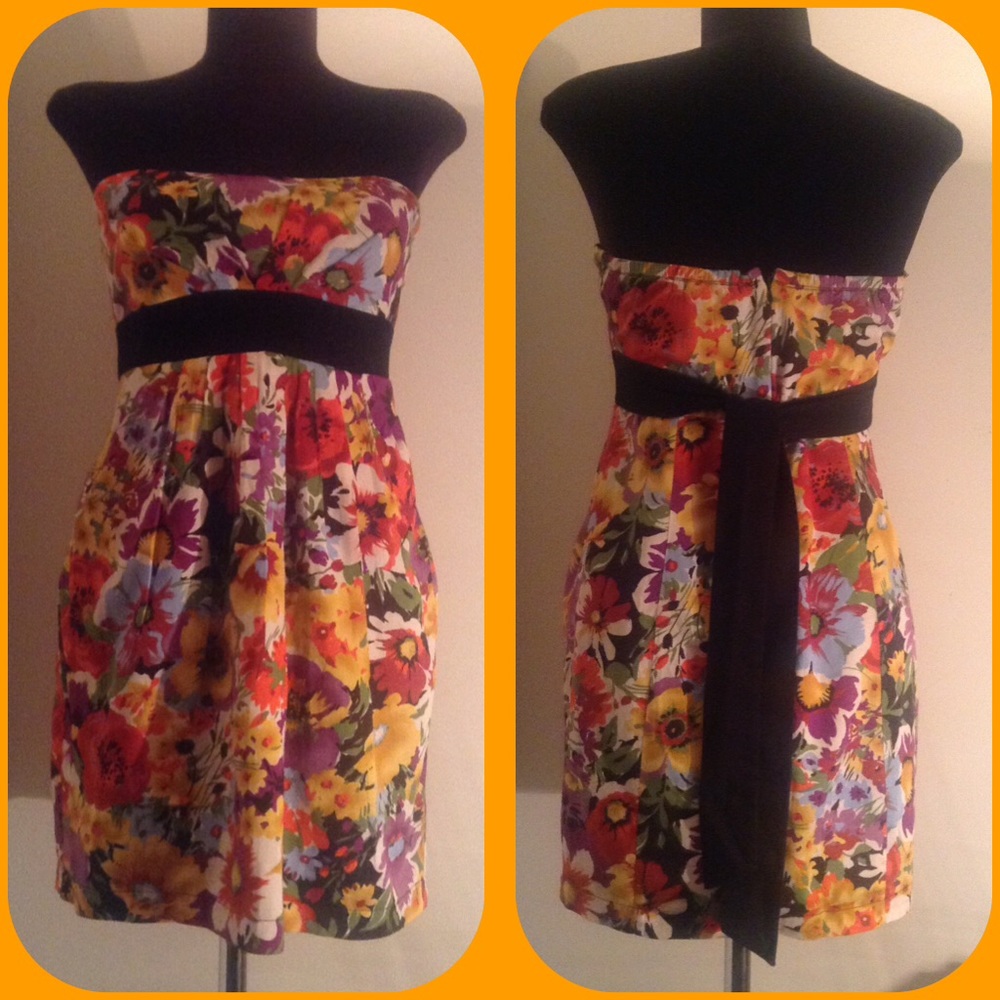 🔸🔷 Strapless Dress by XXI🔷🔸