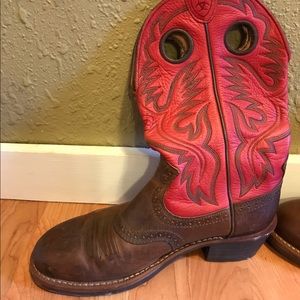 Ariat cowboy boots.