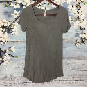 LuLaRoe Gray Ribbed Classic T