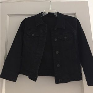 Black crop denim jacket with 3/4 sleeves