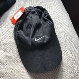 Black Nike dad hat