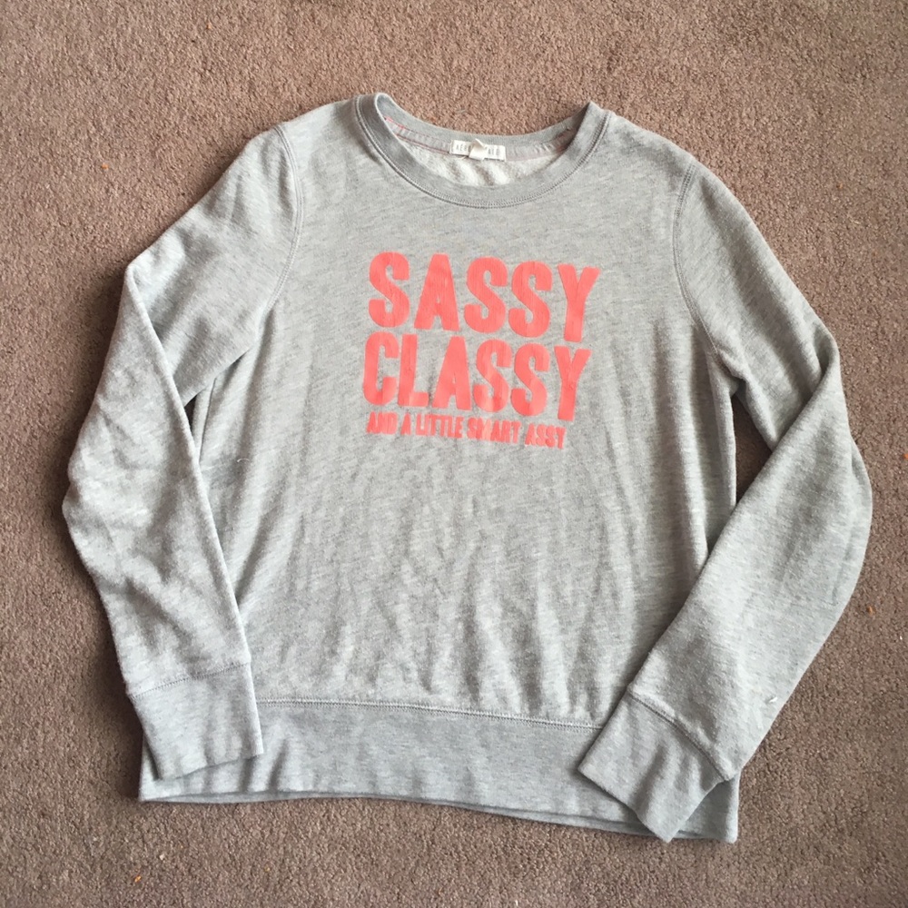 Cute gray Sweater!