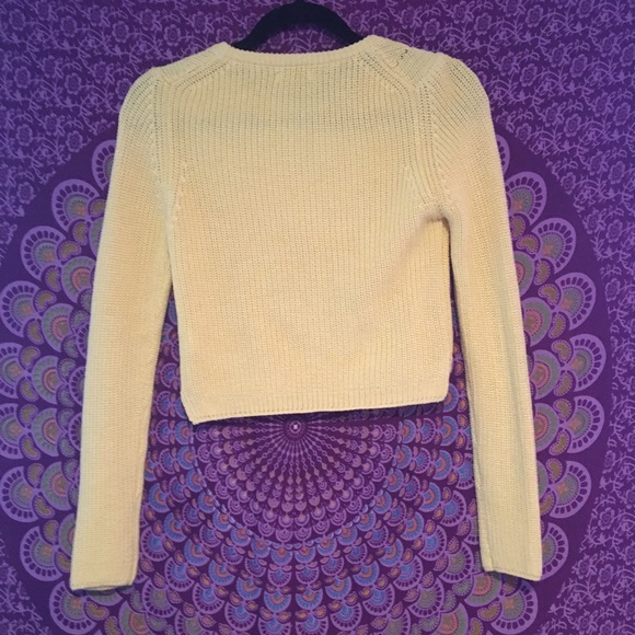 Yellow cropped sweater - Picture 3 of 3