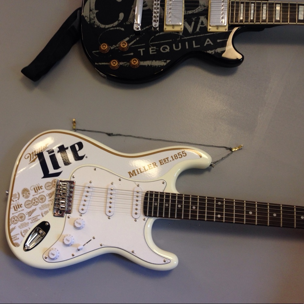 Guitar bud lite