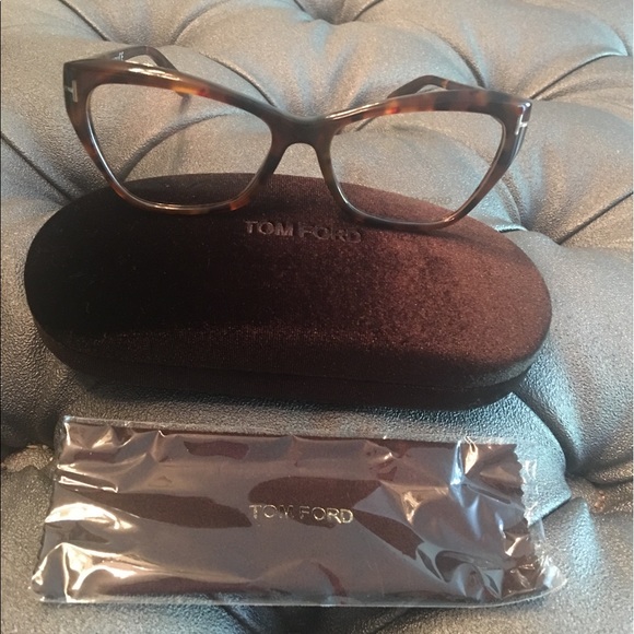 Tom Ford Accessories - Tom Ford Havana cat eye frames 🤓