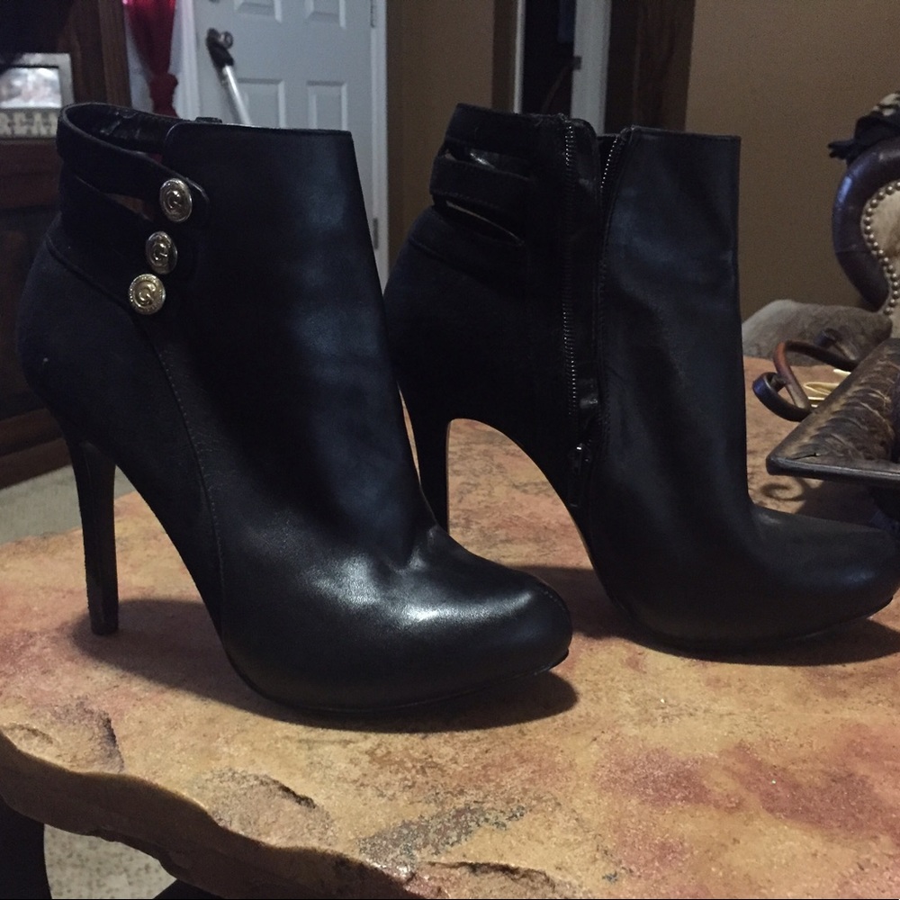 Guess heels size 9