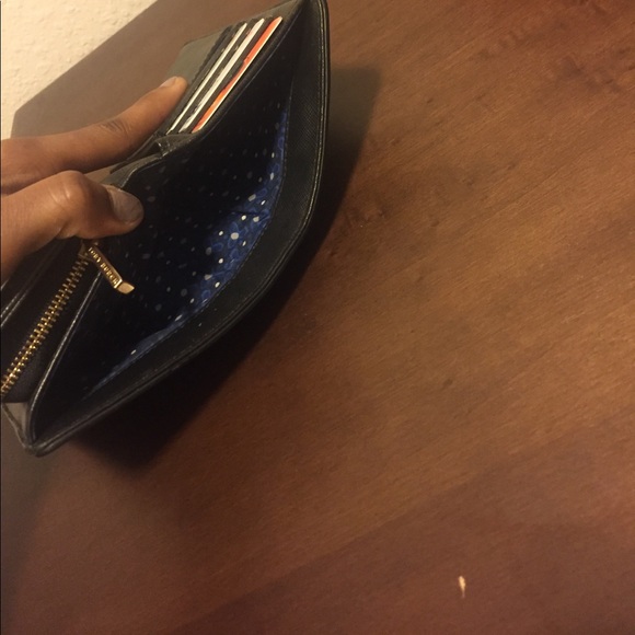 Authentic Tory burch wallet - Picture 3 of 4