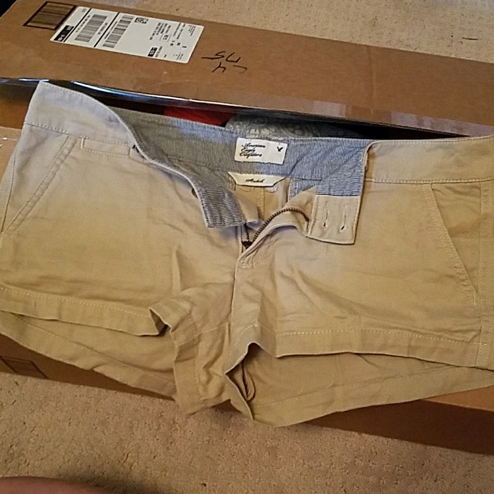 American Eagle khaki shorts