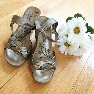 Kenneth Cole Reaction✨Gold Wedge Sandals✨