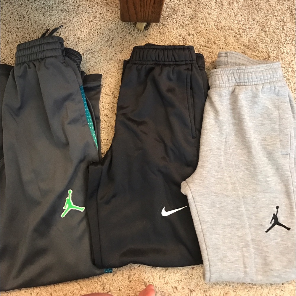 Sold Tawnya Youth boys Nike med.3 pair