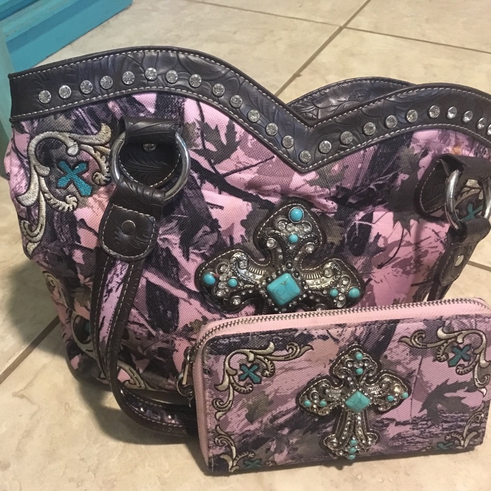 Pink Camo Purse/Wallet Set With Turquoise Accents