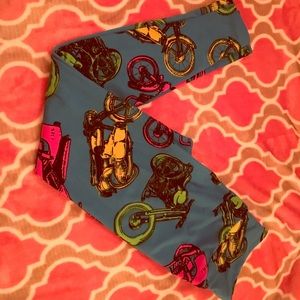 BRAND NEW LULAROE ONESIZE LEGGINGS