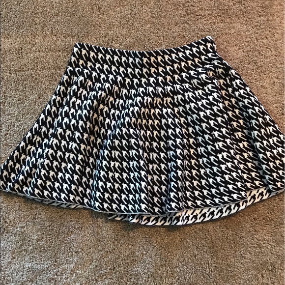 Dresses & Skirts - Houndstooth Sweater Skirt