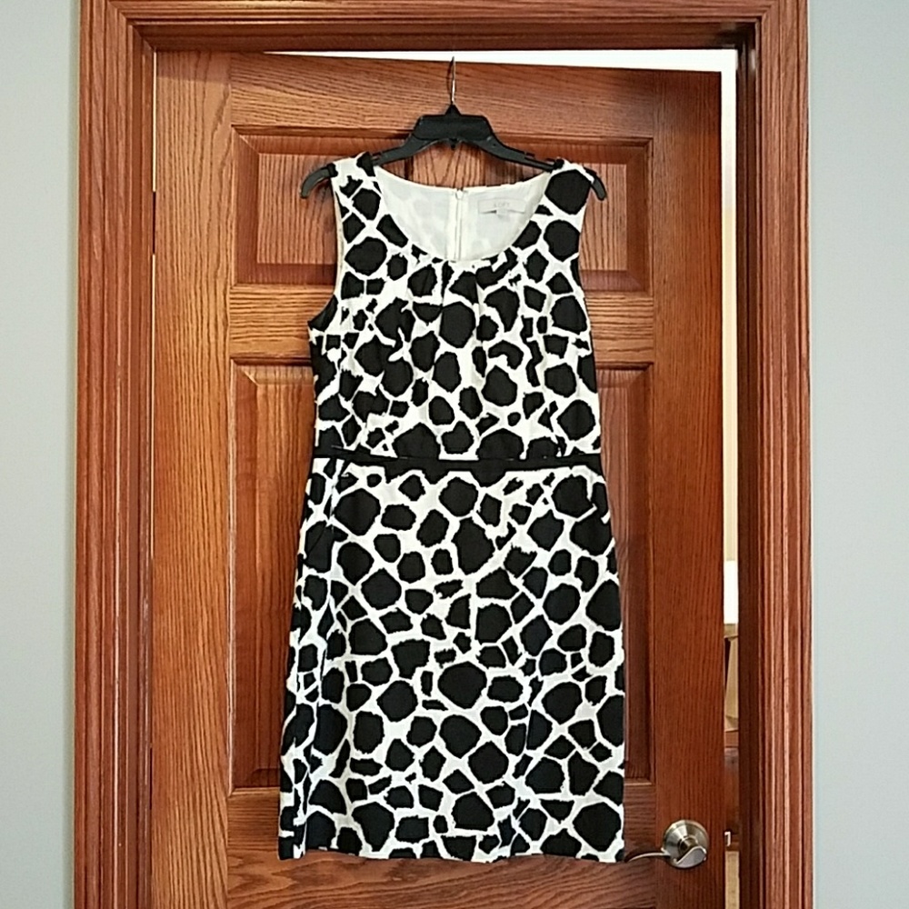 Giraffe print sleeveless dress