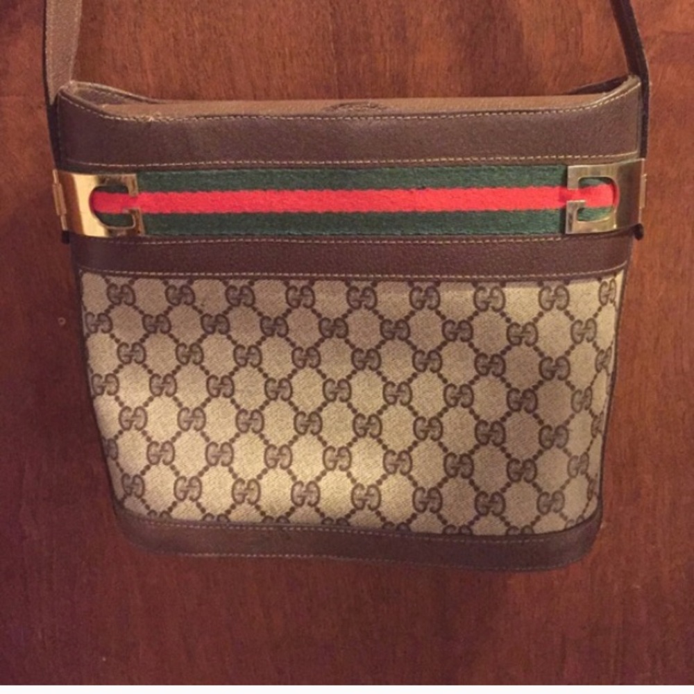 Authentic GUCCI shoulder crossbody