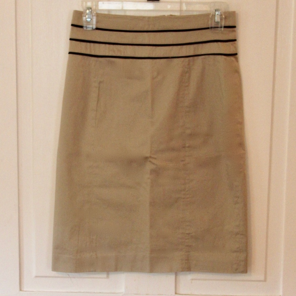 H&M Cream Pencil Skirt with Black Pipping