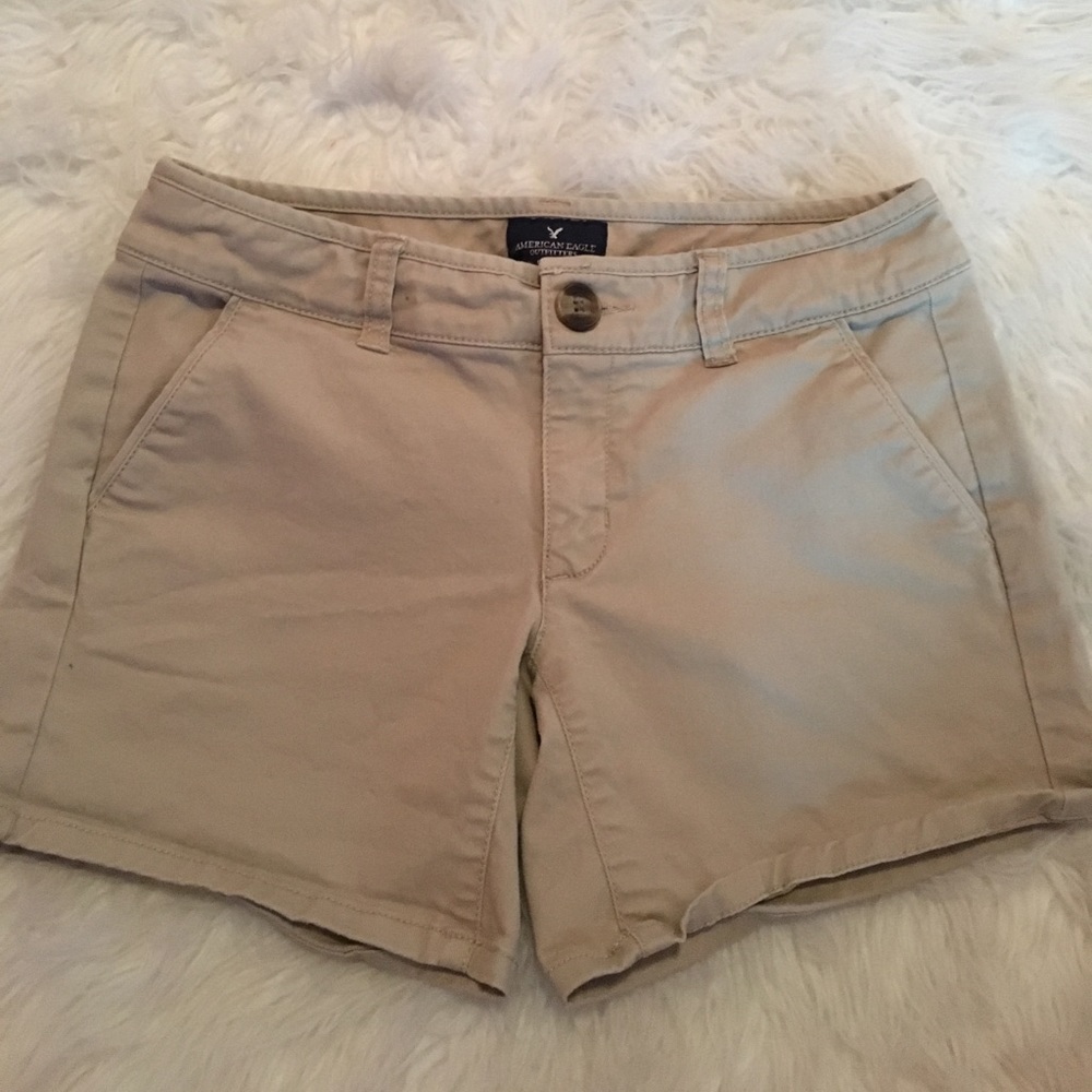 American eagle Khaki shorts