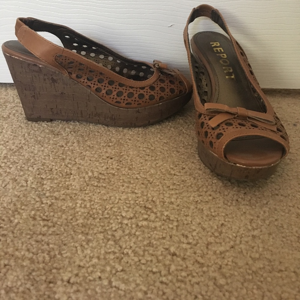 Report brown Wedges