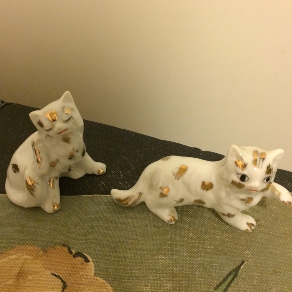 Numbered Collectible Antique Cats