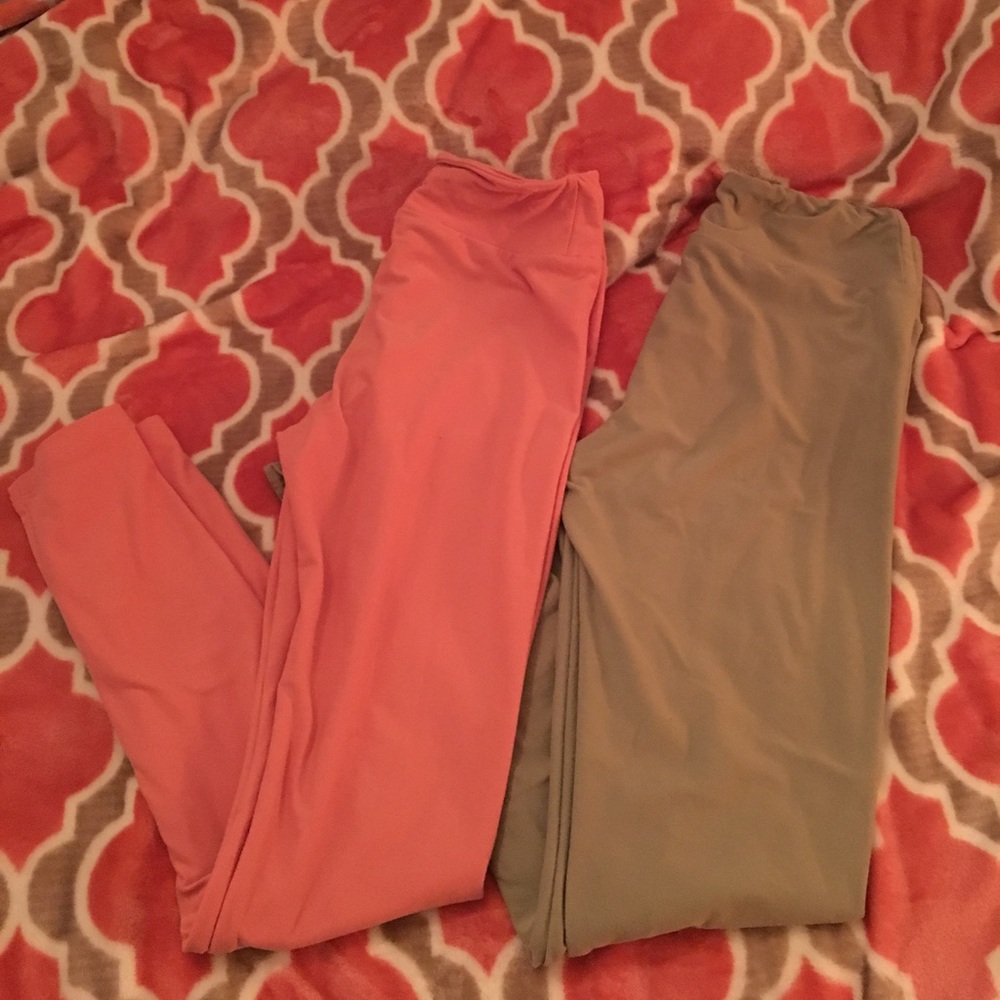 Two pairs of lularoe one size leggings