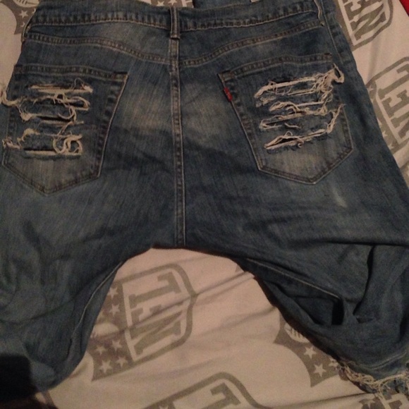 Deatressed jeans - Picture 2 of 3