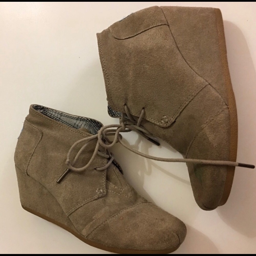 Toms wedges