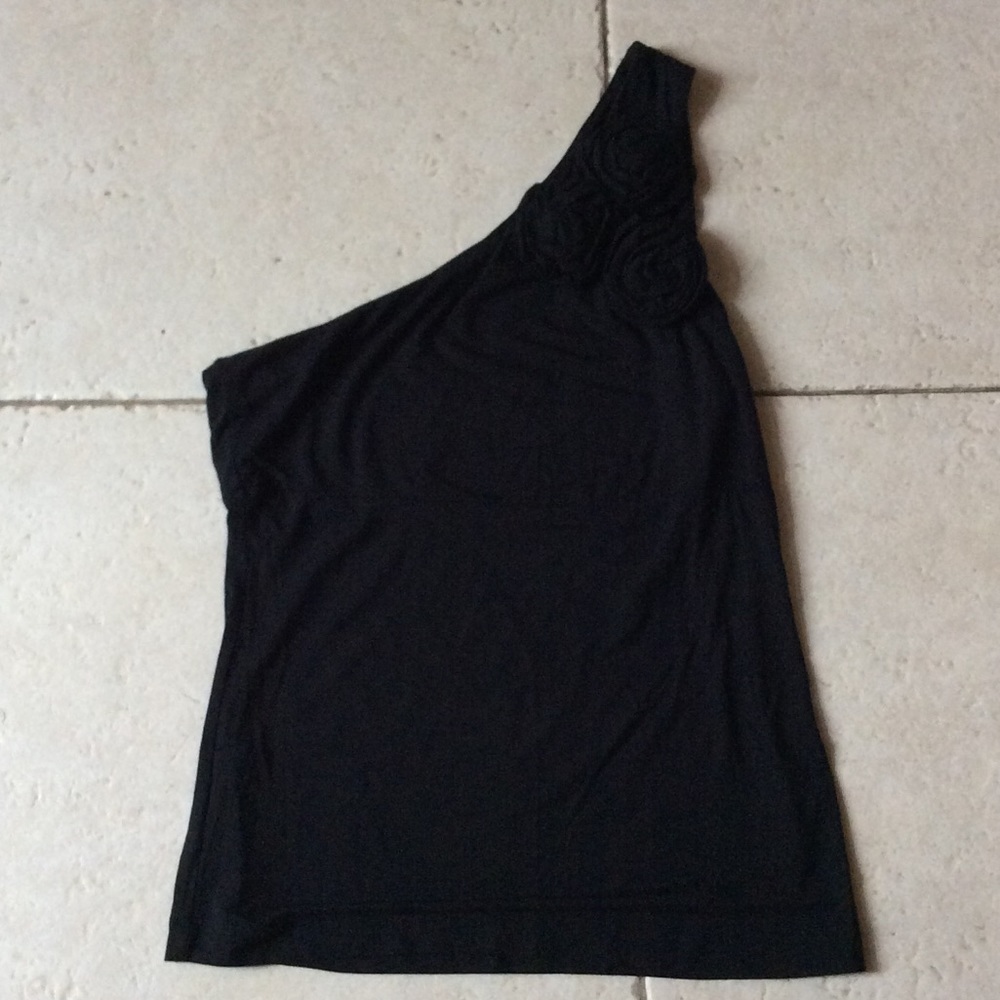 One shoulder top