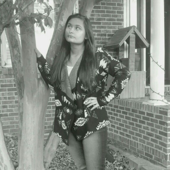 Meet your Posher, Sierra - Picture 1 of 1