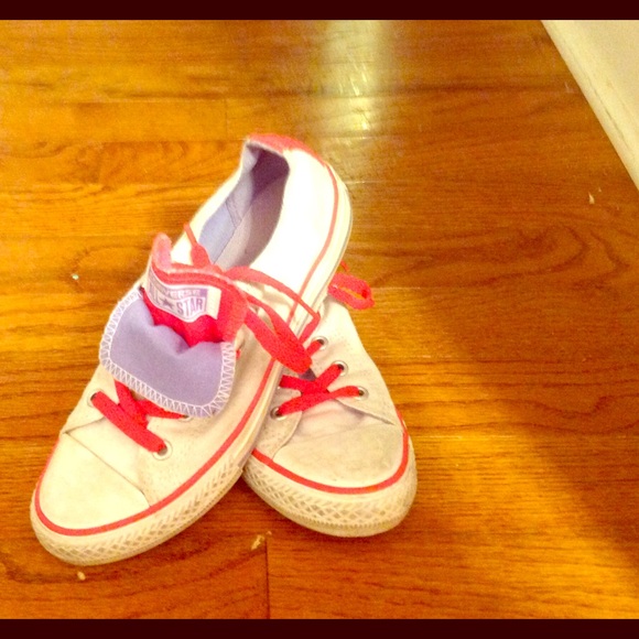 Girls white converse with neon pink laces size 2 - Picture 1 of 3