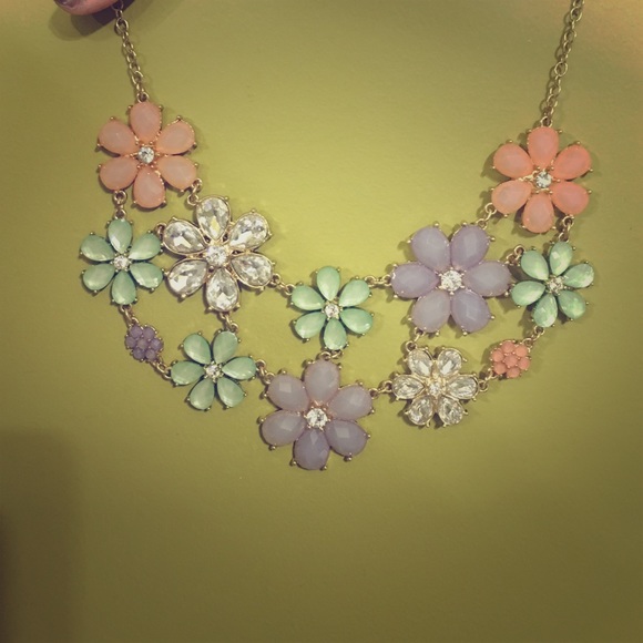 🌸🌺🌻 FLORAL statement NECKLACE 🌸🌺🌼 - Picture 1 of 3