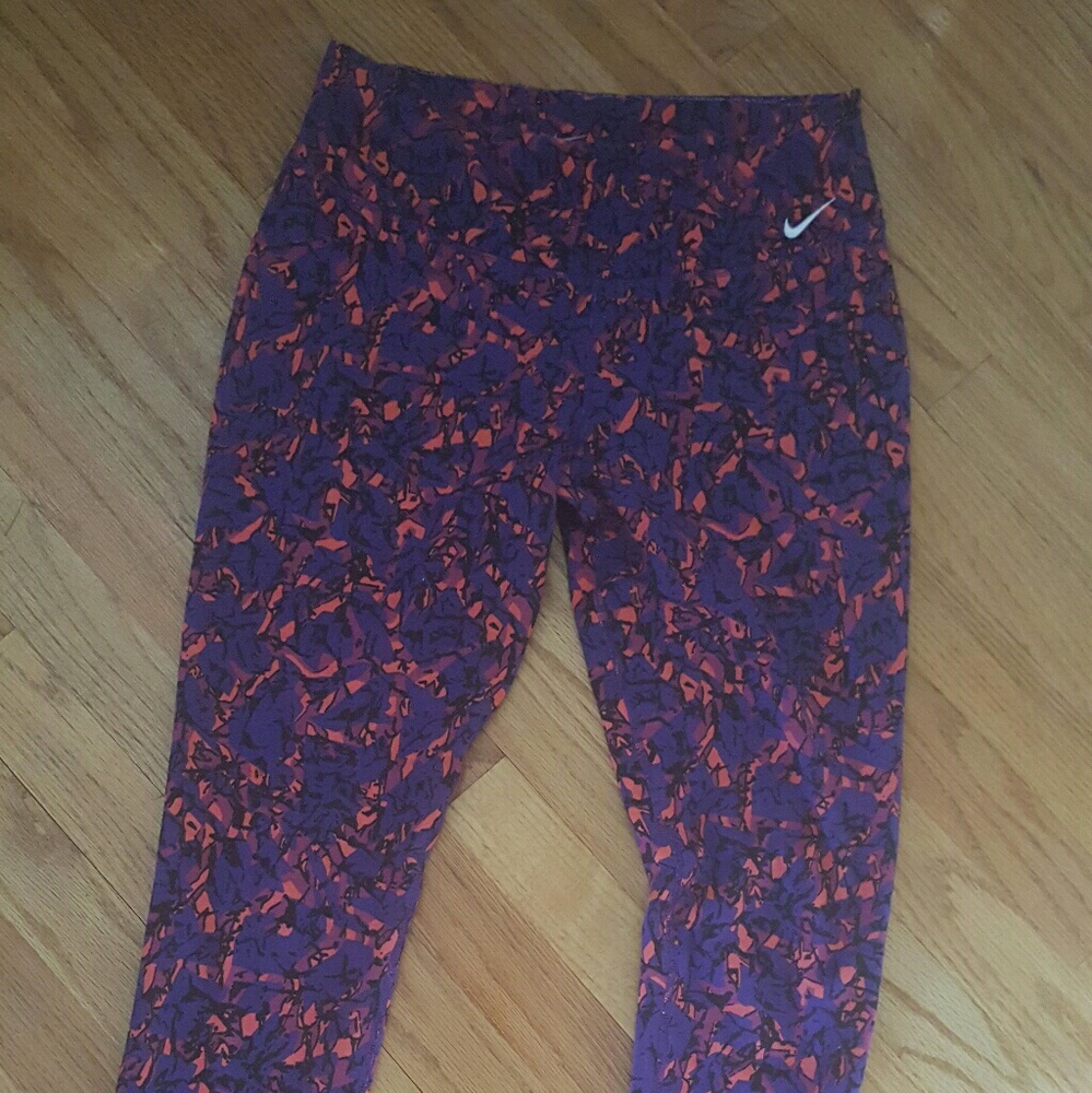 Like new Nike leggings!