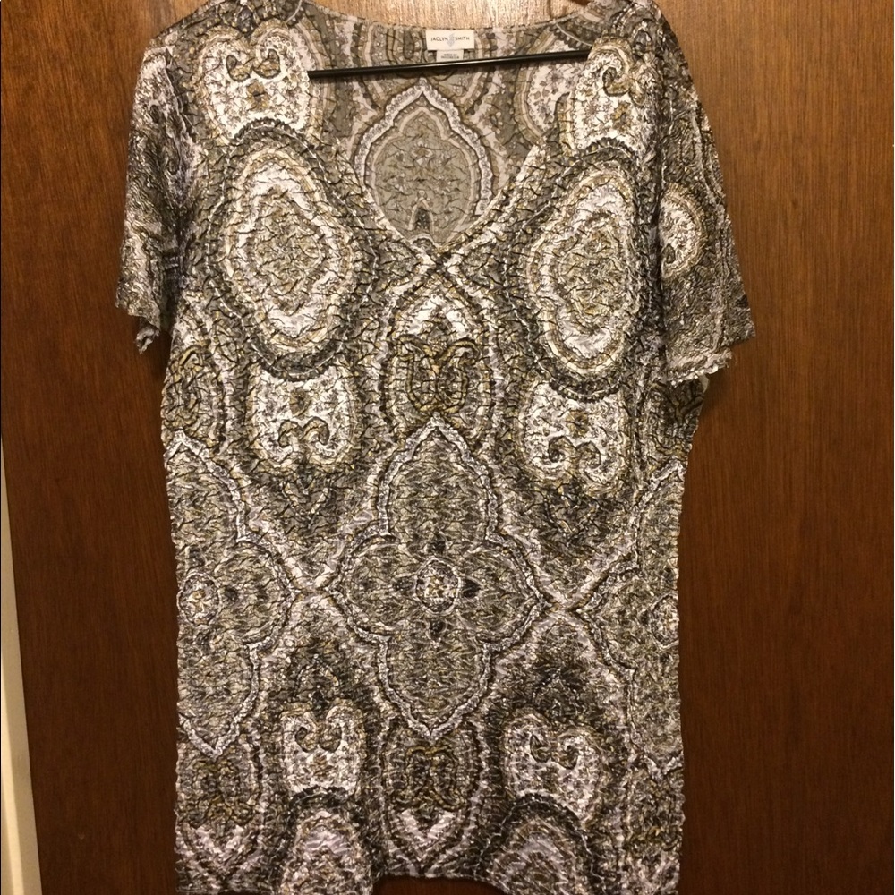 Cute Top. Must Bundle