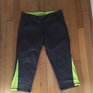 Old Navy cropped activewear leggings